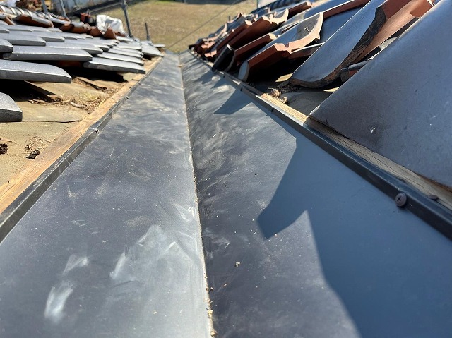 市川三郷町　谷板金交換